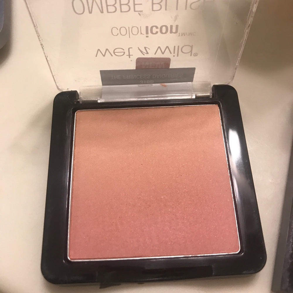 ❤️ Blushes ❤️ - Picture 3 of 8